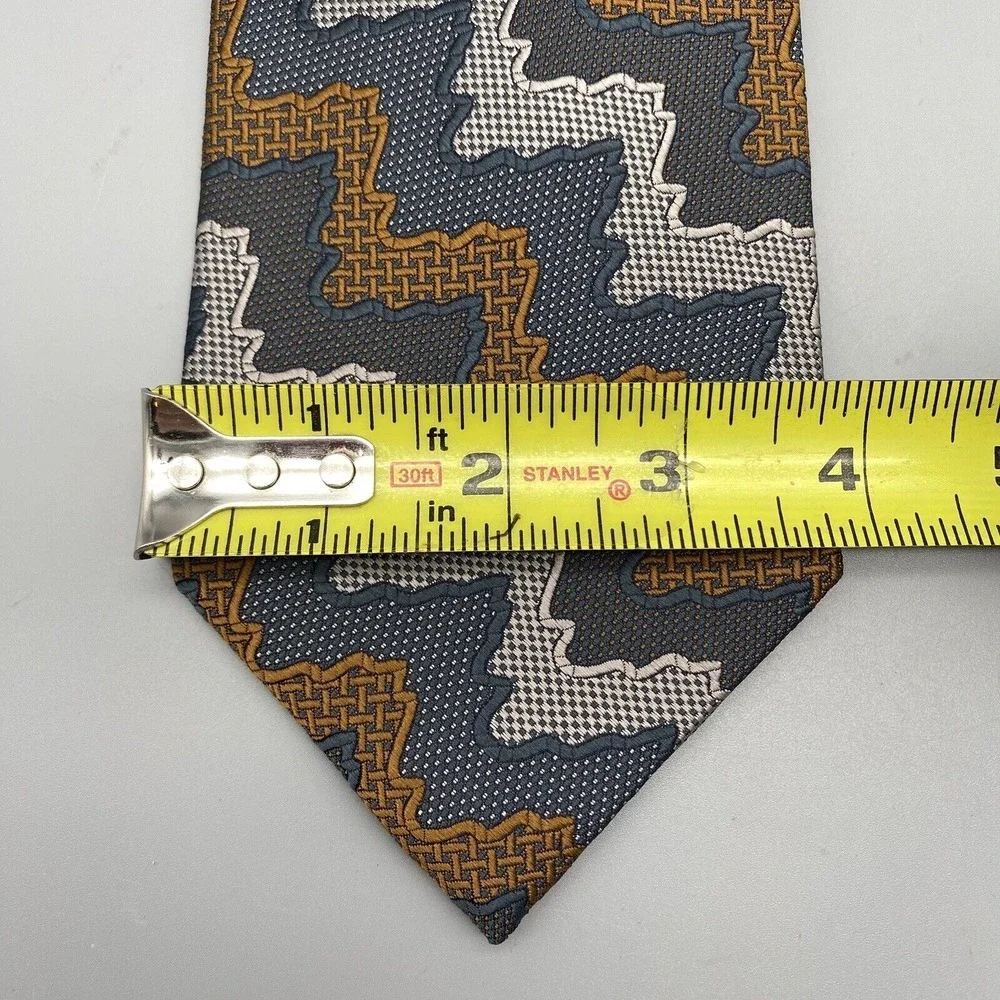 Jhane Barnes Platinum Jacquard All Silk Necktie Dark &Light Gray And Brown 59